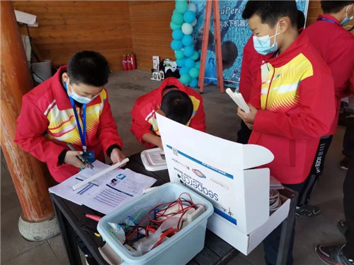 岱岳區(qū)開元中學(xué)全省水下機(jī)器人航行賽奪冠(圖3) 岱岳區(qū)開元中學(xué)全省水下機(jī)器人航行賽奪冠(圖3)