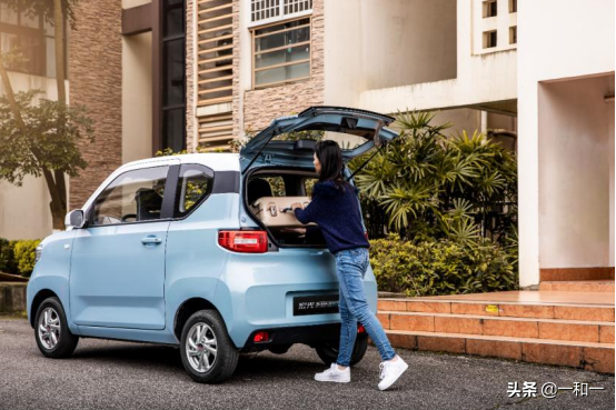 3万块只能买宏光MINI EV？长安入局 低端电动车时代来临