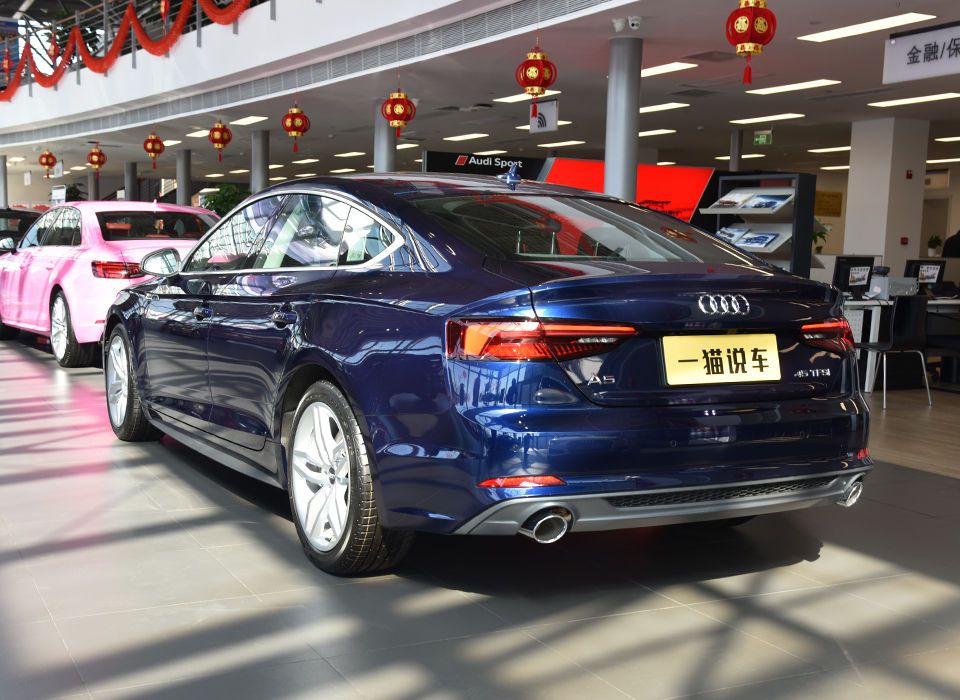 无框车门 溜背造型 到店实拍全新奥迪A5 Sportback