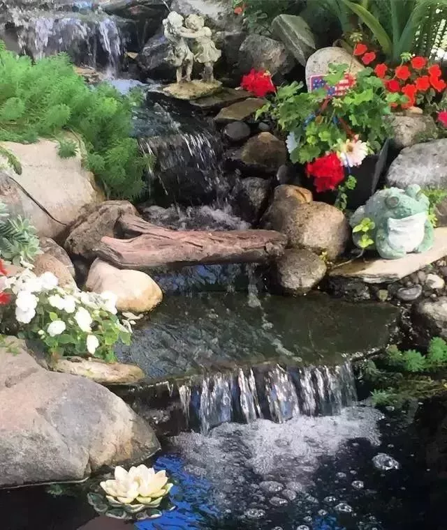 花园只有造个锦鲤鱼池，才能堪称最美庭院