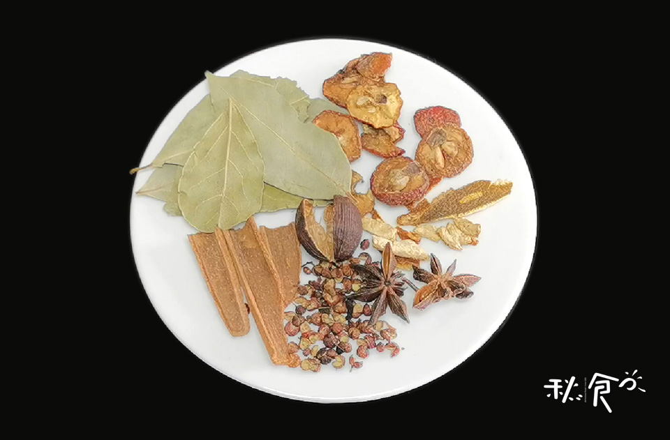红烧牛肉怎么做，才能肉嫩、汤鲜？这2种料记得加，牛肉又嫩又香