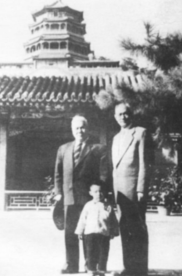 1934年，一名乞丐来到瑞金点名要见周恩来，三天后红军开始长征