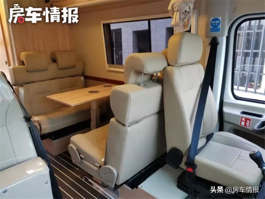 20万出头国六校车底盘房车安全可靠，超大空间3张床，C2本能开