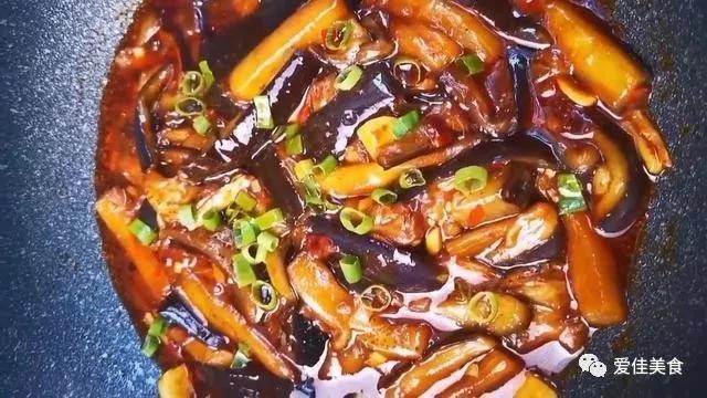 ​大厨教你红烧茄子最好吃做法，只需4步，色香味美，好吃
