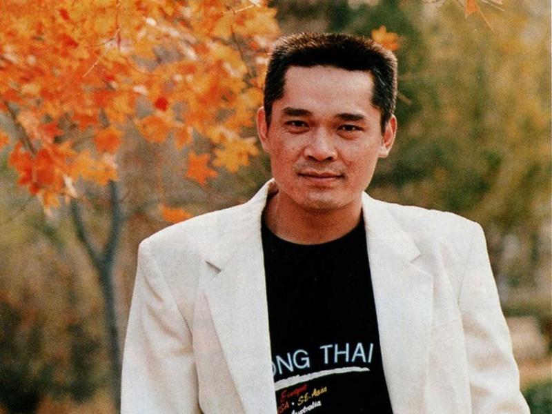 他原本只是个名不见经传的个体演员,满北京城四处投简历也很难有戏拍.