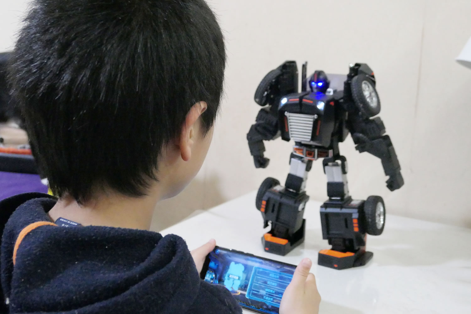 游戏编程两不误：让孩子爱不释手的星际特工T9机器人