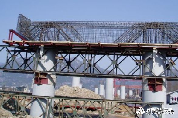 大跨径盖梁穿心钢棒加型钢支撑贝雷梁纵梁支撑体系计算书完整版