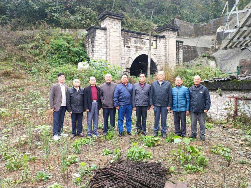 重阳节里游故地了却夙愿忆当年 作者：文/铁二团姚尚明