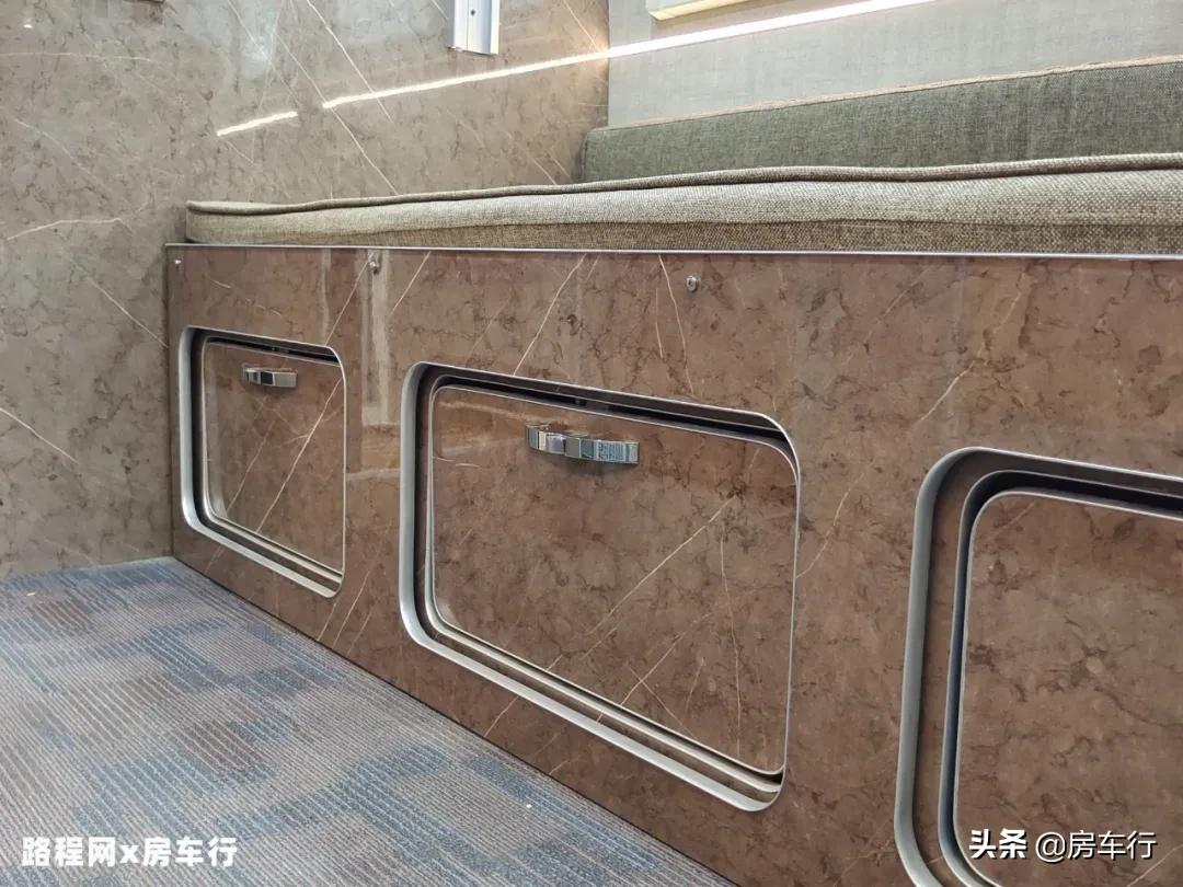 国产四驱，豪横外形，东风挑战者四驱越野房车，试问谁不爱？