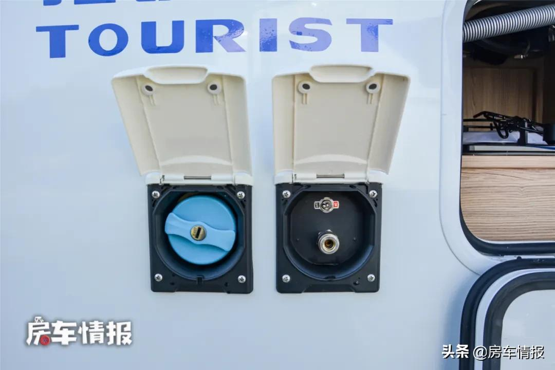 新款福特全顺房车，2.0T+6AT好开又舒服，一家4口玩得爽