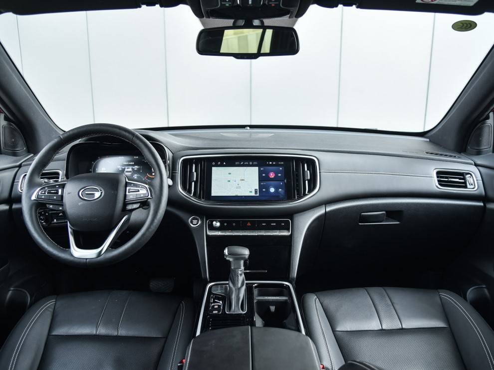 堪称“国产版汉兰达”，5米车长+丰田混动，全新传祺GS8能火吗？