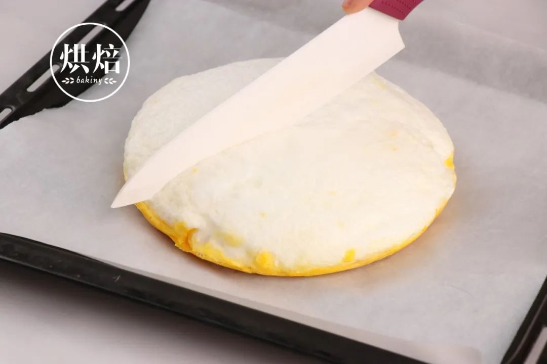 用平底锅煎了个蛋糕 播放量一不小心上了千万 软软呼呼像云朵