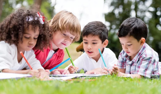 如何让孩子写出一手漂亮的字？正确的握笔姿势写字是关键