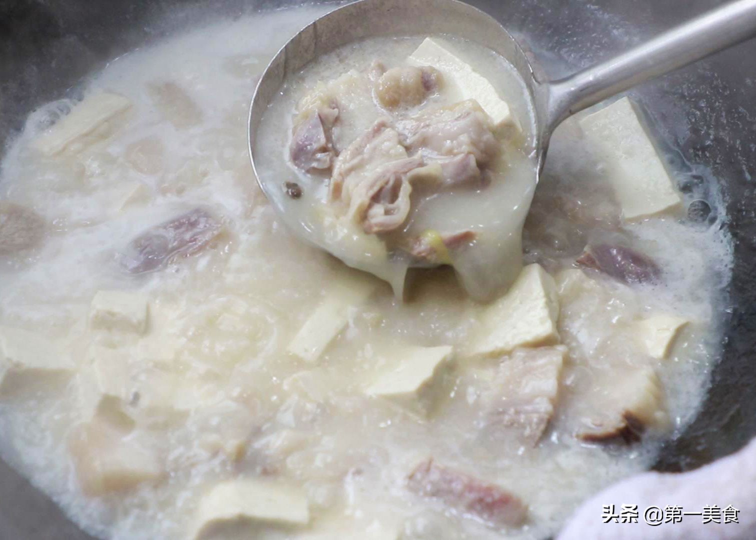 图片[2]-【羊肉炖豆腐汤】做法步骤图 益气又驱寒 越吃越年轻-起舞食谱网