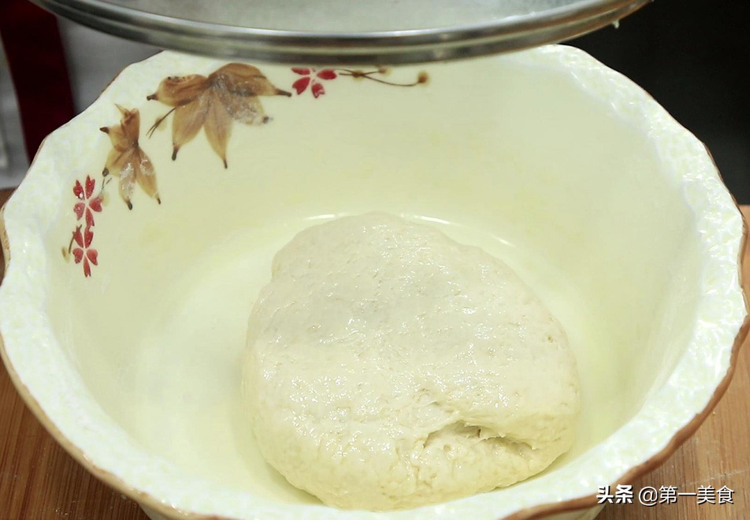 糖酥饼的家常做法，个个焦香酥脆，掌握这1个技巧，起酥又脆口