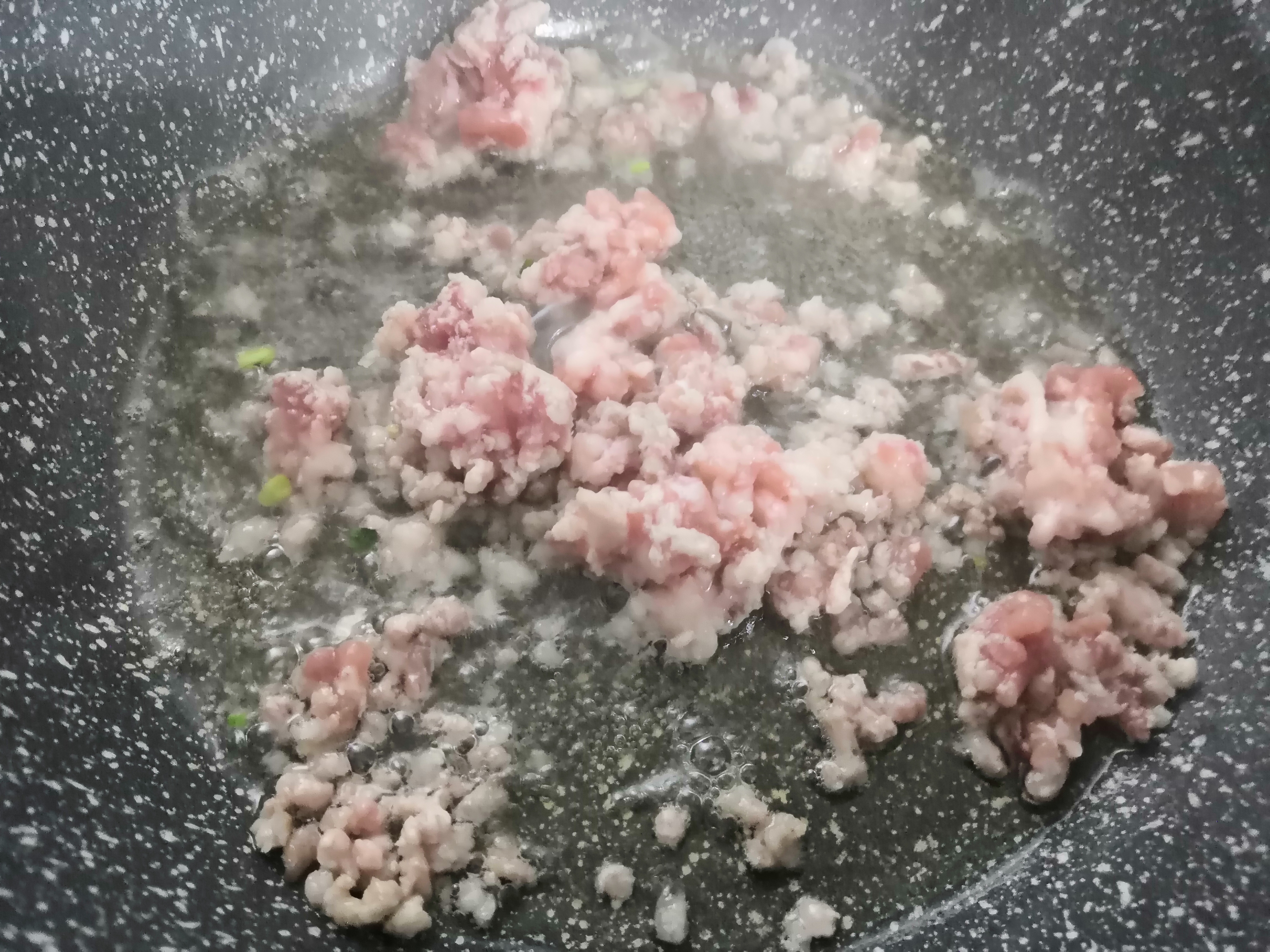 魔芋豆腐不要再烧鸭子了，这样炒，一顿能吃两碗饭：太香了