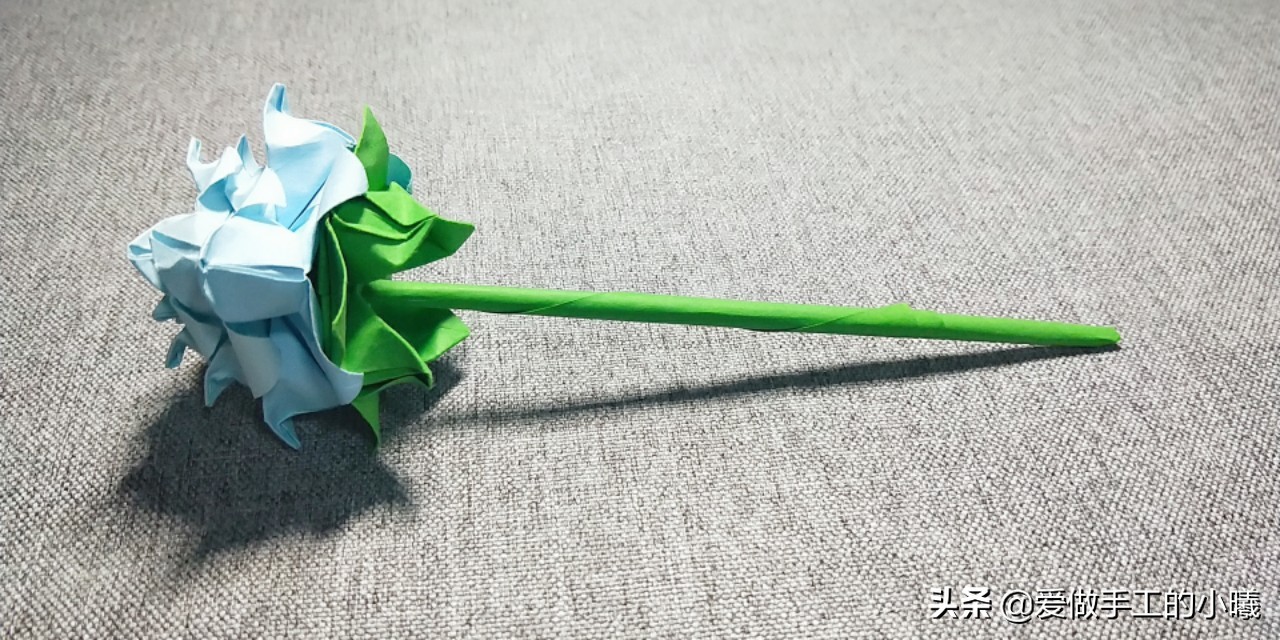 超漂亮的玫瑰花折纸，看似复杂，实则非常简单哦