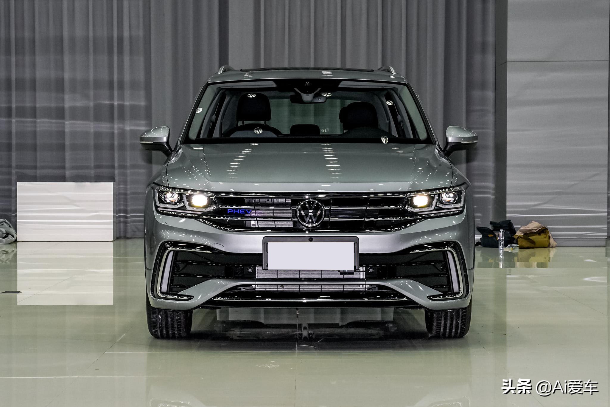 轴距近3米的德系家用SUV，油耗1.8L便宜好养，实拍大众途观L PHEV