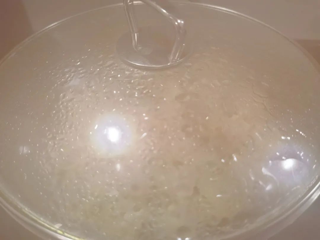 超下饭的油豆腐塞肉，一口一个很过瘾，肉香和豆香结合在一起
