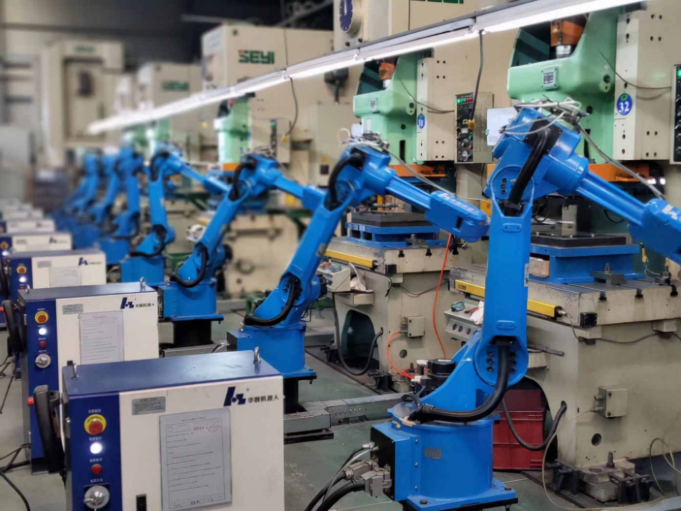 ��ý�������ķ���ѡ���˷���������ҽ��й���Ϊ�����쵼�ߡ�