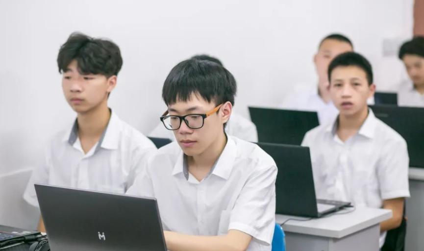 中考落榜的出路(中考落榜學(xué)什么專業(yè)最好)(圖4) 中考落榜的出路(中考落榜學(xué)什么專業(yè)最好)(圖4)