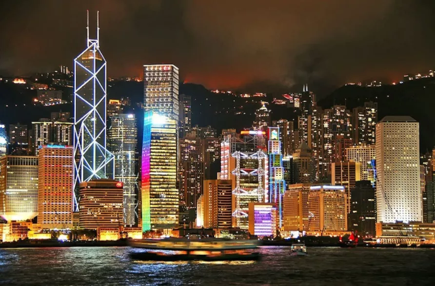 深圳海上观光又出新花样，环香港大屿山航线开启，免通行证看香港