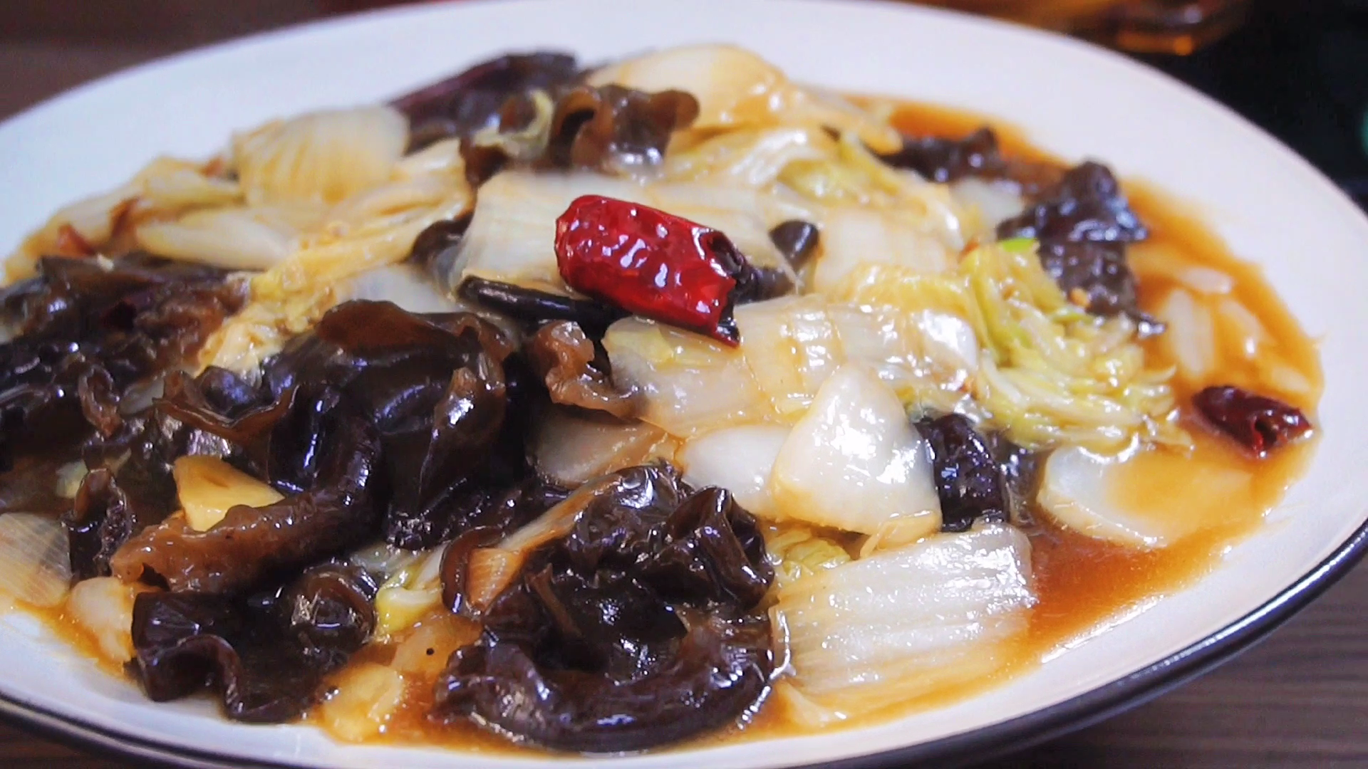 木耳和它是绝配，入冬后要常吃，营养健康又下饭，吃一冬天都不腻