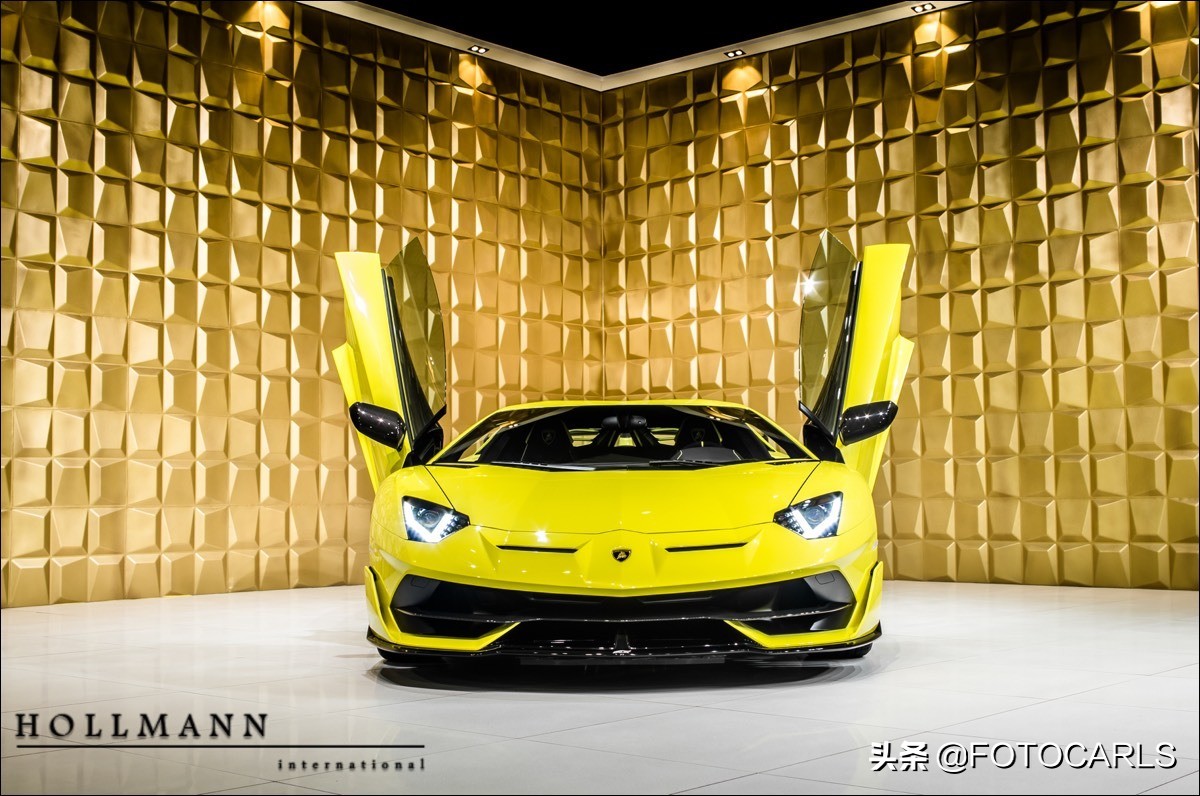 实拍</p><p>　　2019款兰博基尼 Aventador SVJ，770匹圈速之王，喜欢吗？