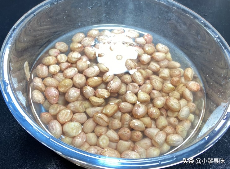 今天才知道，炸花生米别先放油了？教你一招，花生米粒粒嘎嘣脆