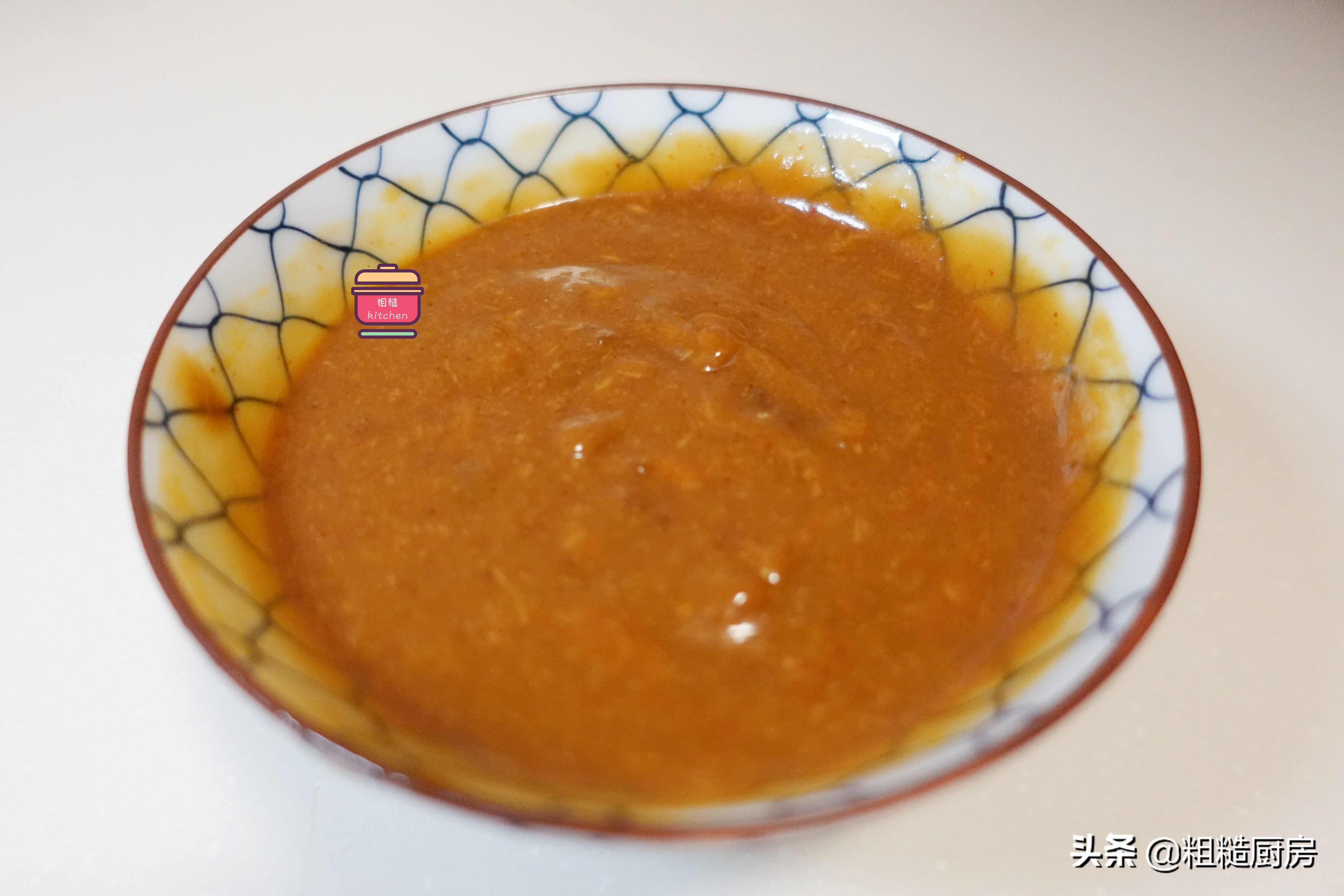 买牛肉时，60岁阿姨专挑牛筋买，胶质丰富营养高，难怪看着不显老