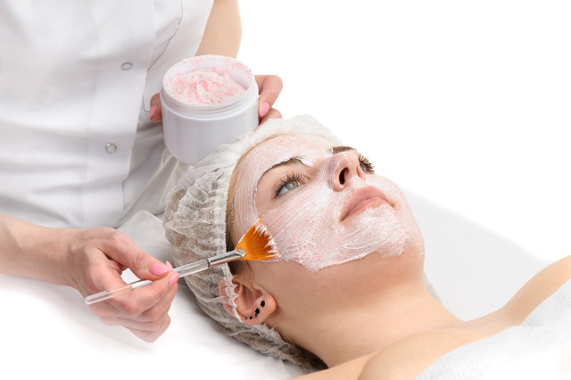 果酸换肤的作用及功效，收缩毛孔及副作用详解？