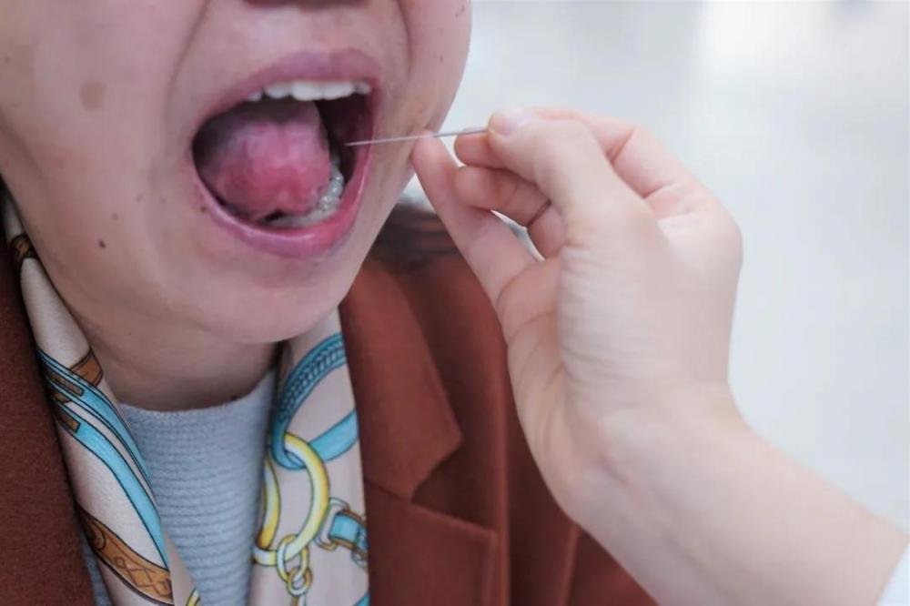 世界传统医药日——徐州市一院中医科、肛肠科联合举办义诊活动