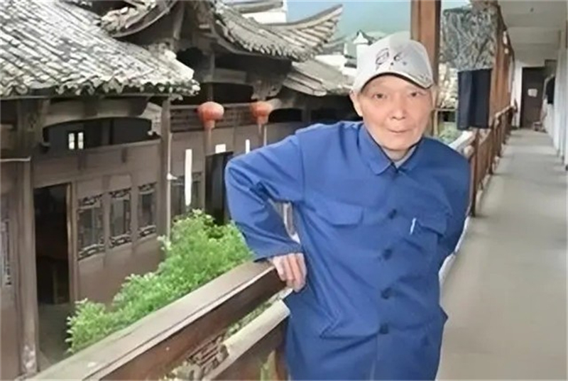 大陆最后3个军统特务，隐姓埋名64年后，在2013年留下一张合影