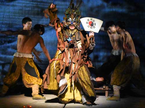 陕西旅游：观摩红色歌舞剧《延安保育院》（图）