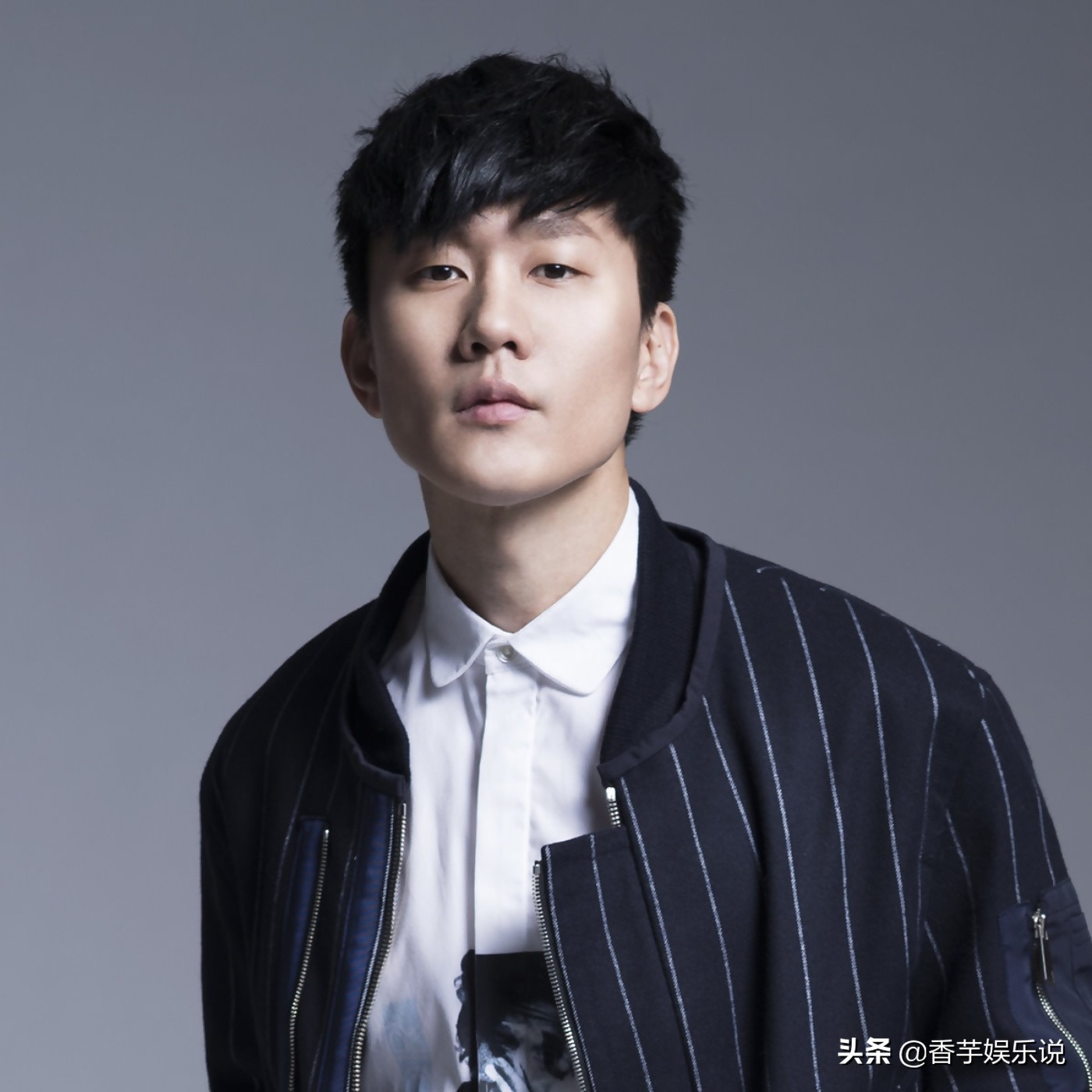 与周杰伦王力宏相似的歌王"林俊杰"为什么会被称为新加坡炮王?