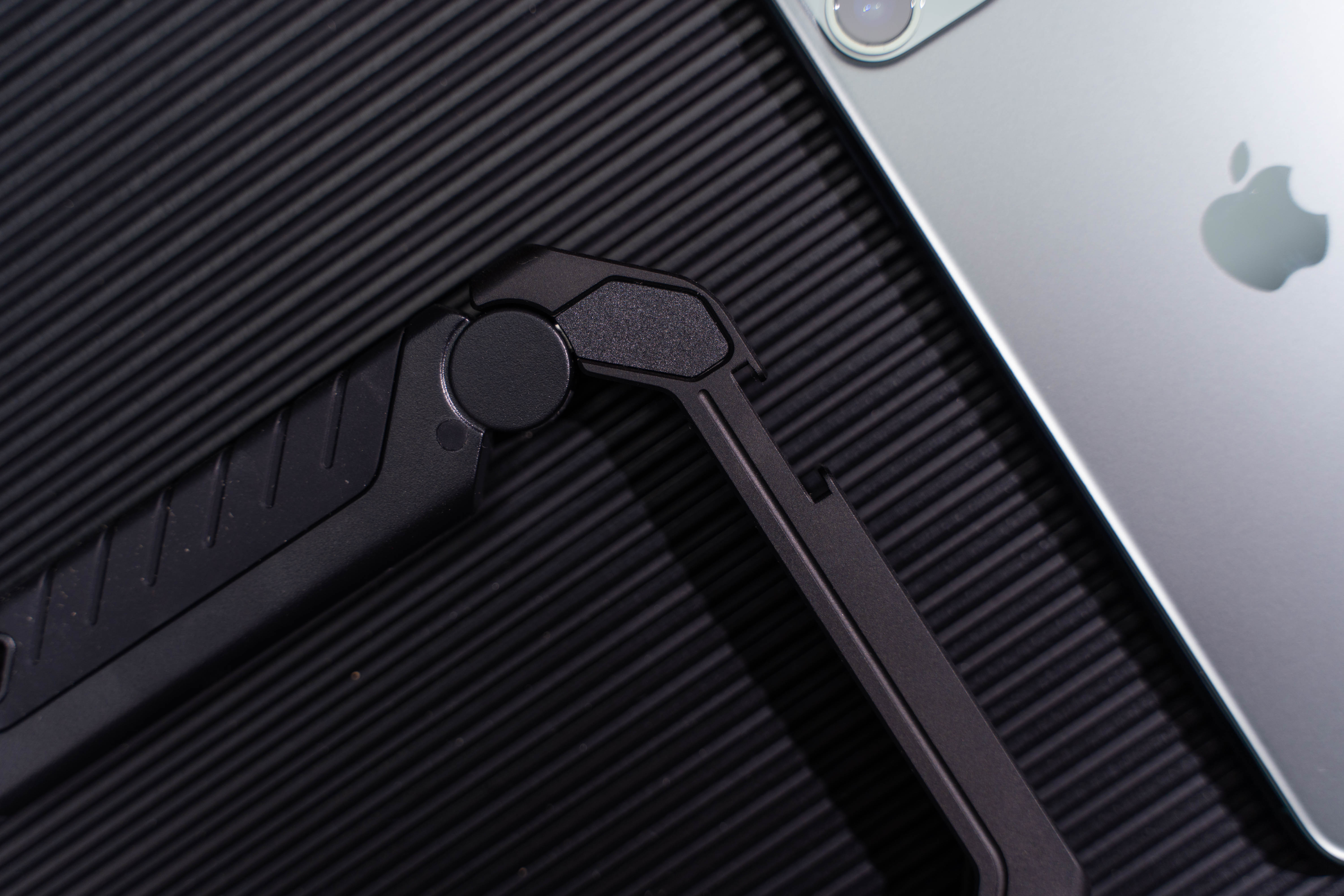 怎么用手机拍出大片？斯莫格手机折叠拓展框为视频创作者助力