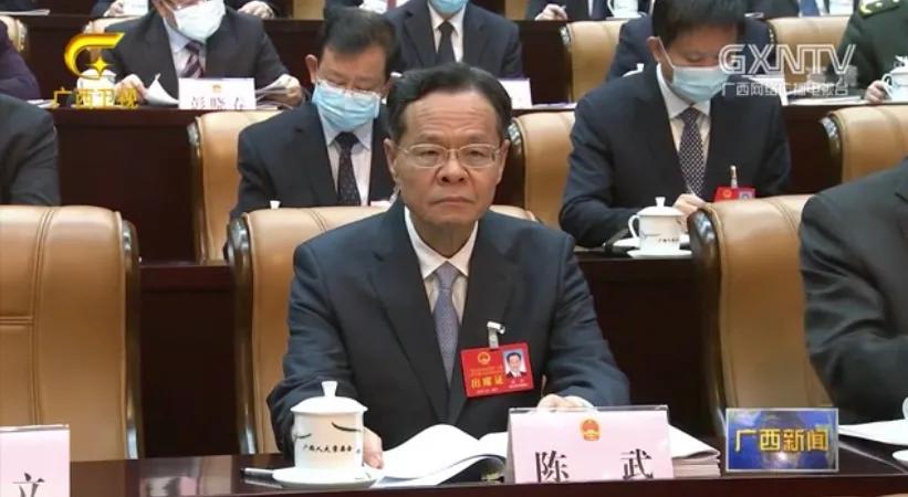卸任的省委书记们，重回省里参加了重要会议