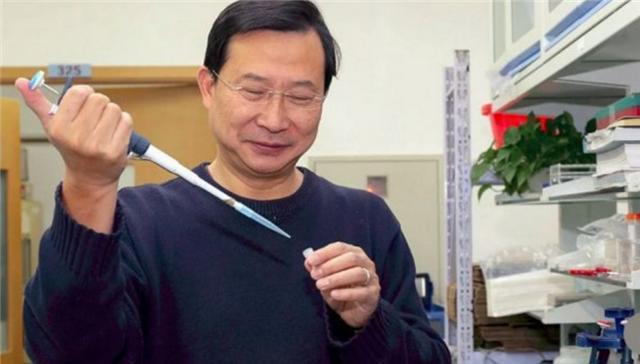 北大教授饶毅：几个院士围着一个处长赔笑，拉关系比做科研时间长