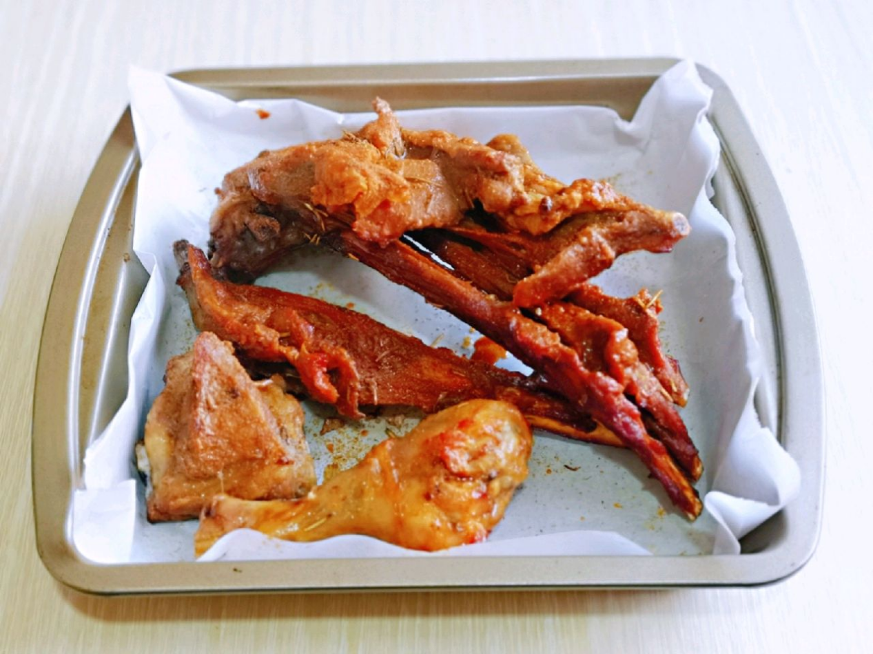 家里有烤箱就能做，奥尔良烤羊排太像样，羊排烤的滋滋冒油真香