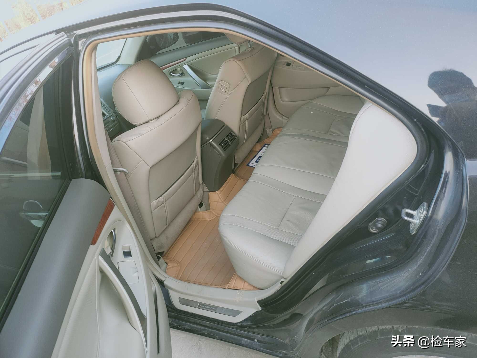 三年开了11万公里的丰田凯美瑞要价4万，打开维保记录买主无语