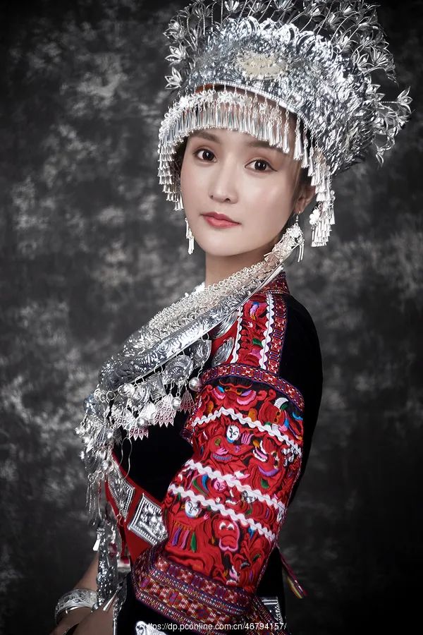 来了解 - -苗族银饰为什么那么美?(银手镯) 第6张
