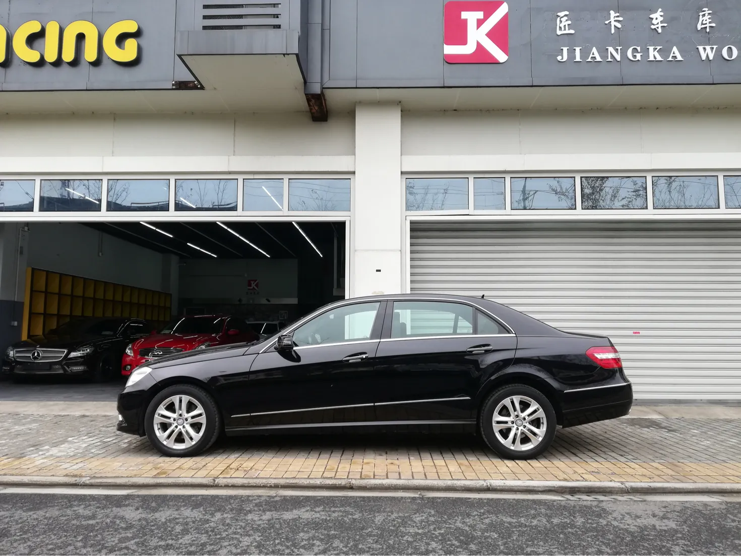 方灯E300L“辅助蓄电池故障”