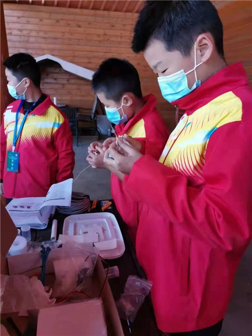 岱岳區(qū)開元中學(xué)全省水下機(jī)器人航行賽奪冠(圖4) 岱岳區(qū)開元中學(xué)全省水下機(jī)器人航行賽奪冠(圖4)