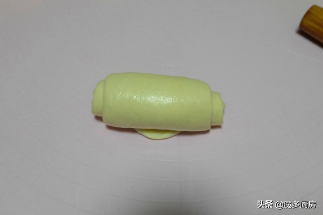 想吃面包不用买，这个面包做法太简单，一盘12个，香甜松软拉丝