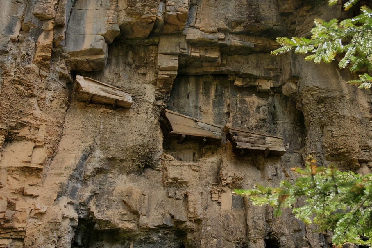 悬棺葬之谜(武夷山悬棺葬)_奇闻异事_奇闻铁事