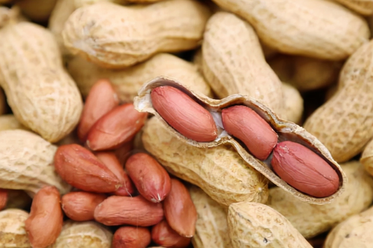 女性气血不足一般有4个表现，想补充气血，建议常吃这几种食物