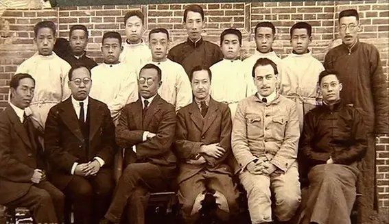 中国抗疫成功离不开他，但很多人还没听说过他的名字