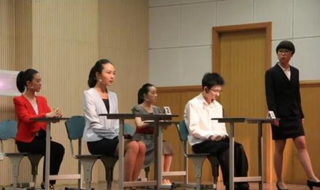 面试官：给你200万去坐两年牢，愿意吗？姑娘机智回答被录取