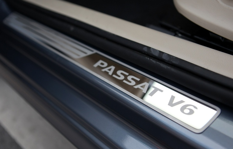 帕萨特3.0 V6内饰感受下，比新款沉稳耐看