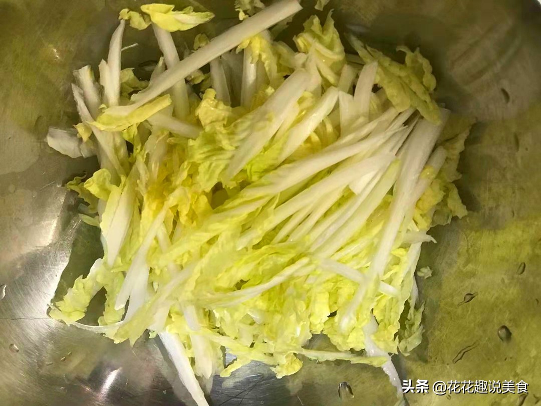 春节做春卷时，别忘记用这馅料，松脆鲜香嘎嘣脆，喜迎新春贺新年